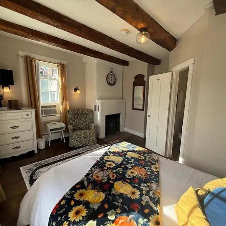 Stone Hearth Inn And Eatery-3